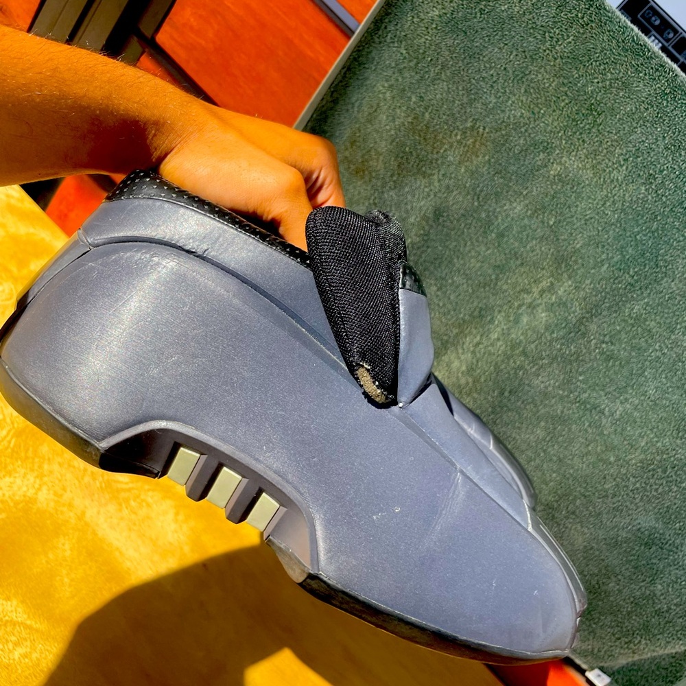 Kobe’s 1st shoe